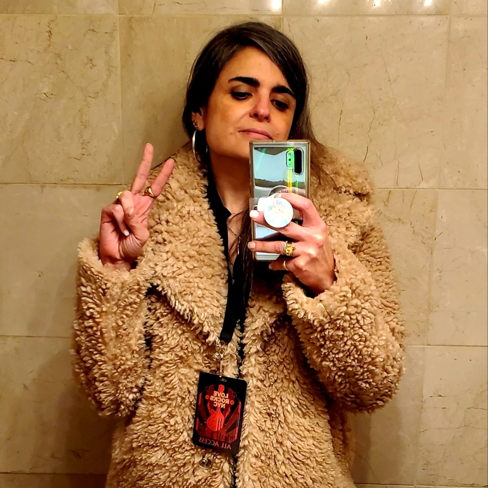 Meet your Posher, Ana